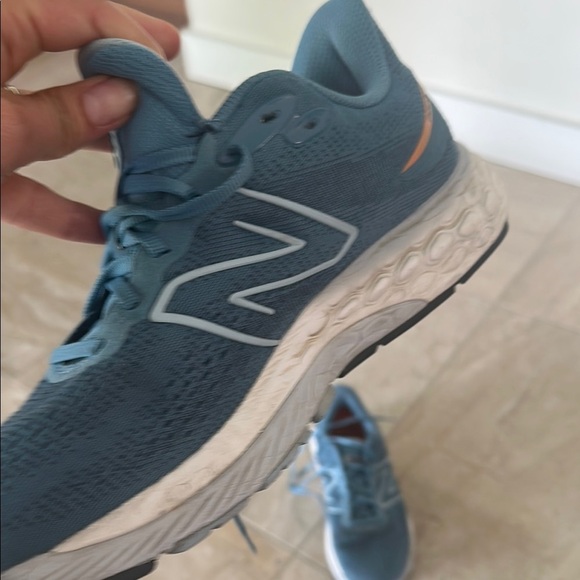 New Balance Blue Athletic Shoes with Cushioned Sole fresh and foam 880 - Picture 6 of 12
